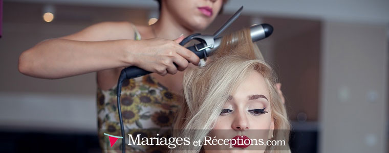 Coiffure de mariage : avoir recours à un freelance qui se déplacera le jour de votre mariage peut être une bonne solution