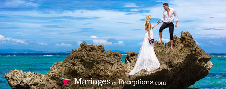 Shooting des mariés, des invités, mise en place d'un photo booth : un photographe de mariage professionnel pourra vous donner de nombreuses options pour vos photos de mariage...
